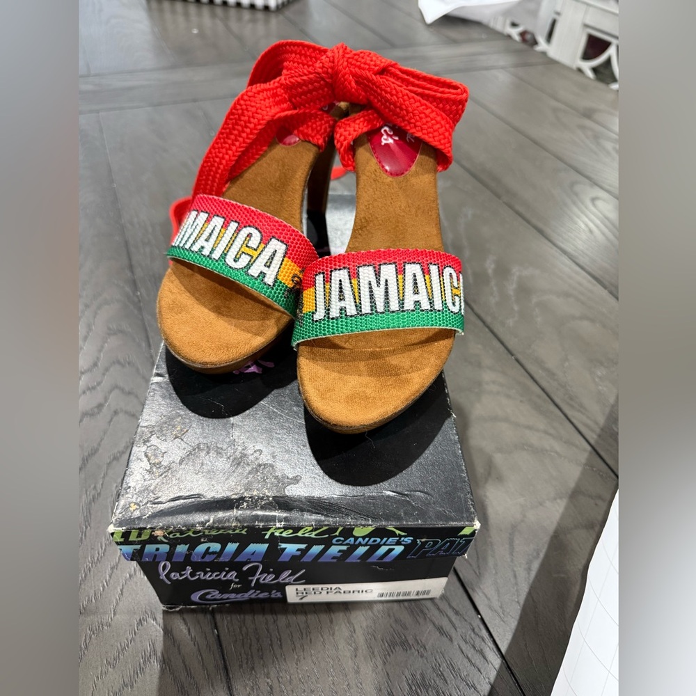 RARE COLLECTOR PLATFORM HEELS ✨Statement shoes with Serious Fashion History 💃🏻 - Picture 3 of 5
